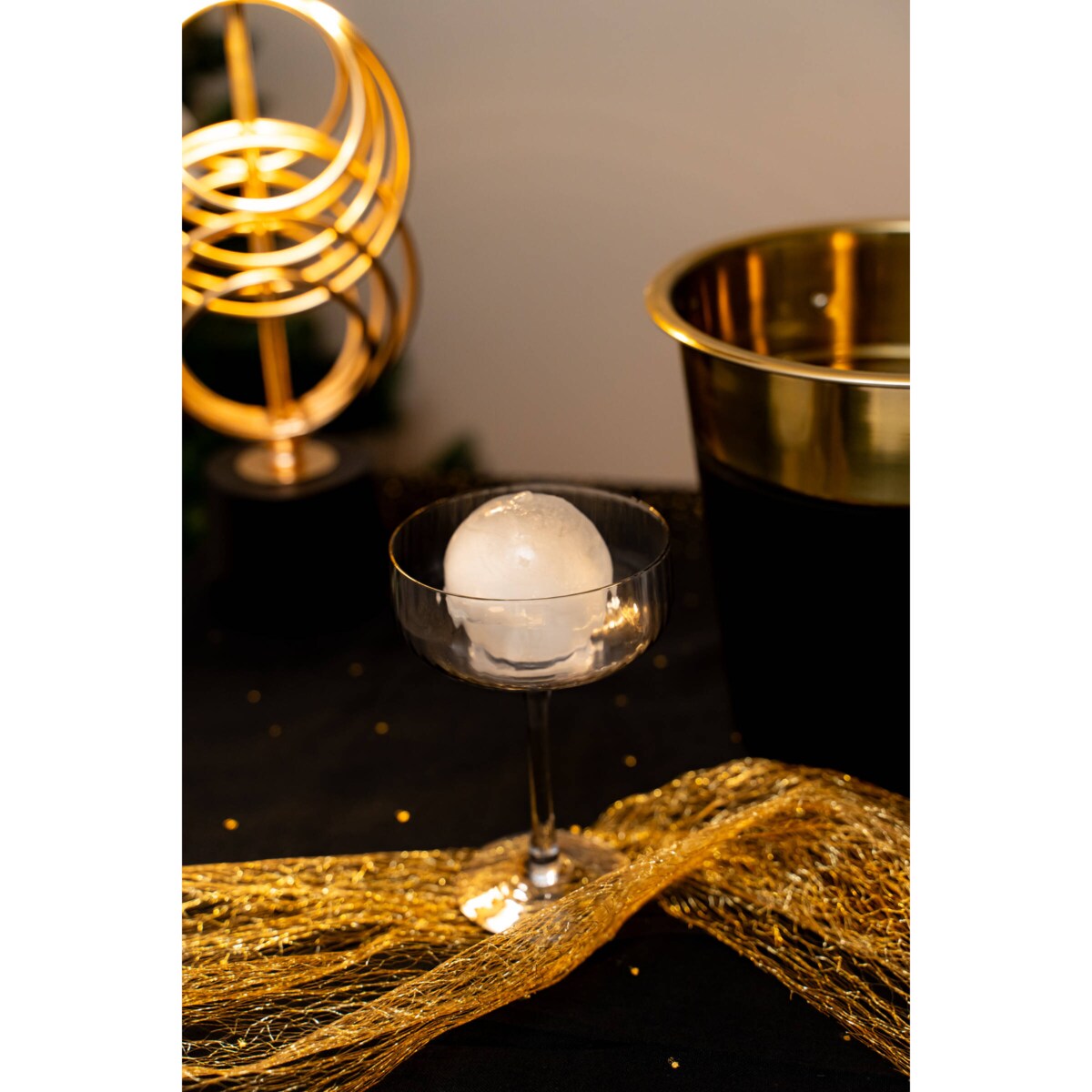 Foremka do lodu typu kule, whisky, gin, negroni