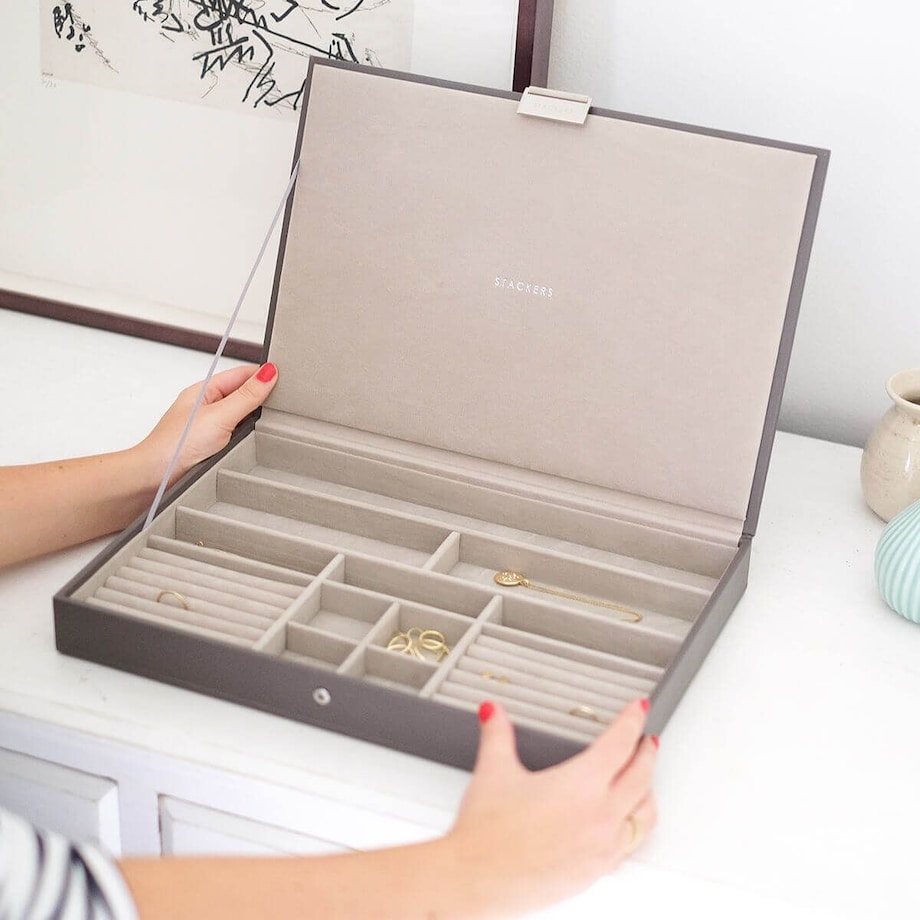 Szkatułka na biżuterię Stackers supersize szaro-beżowa z pokrywką