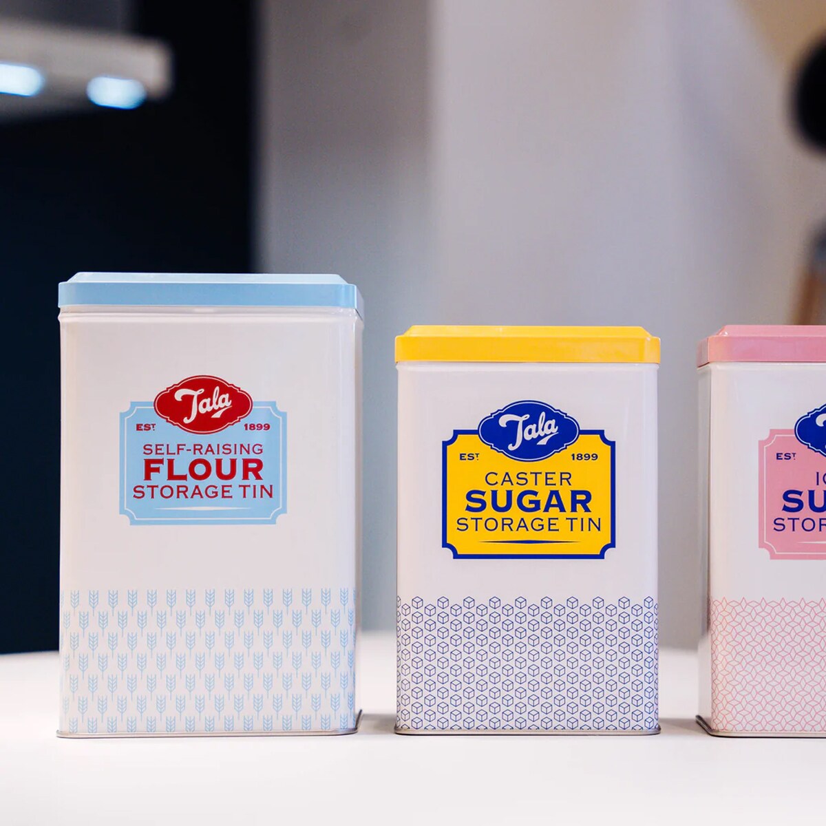 Tala puszka metalowa RETRO błękitna