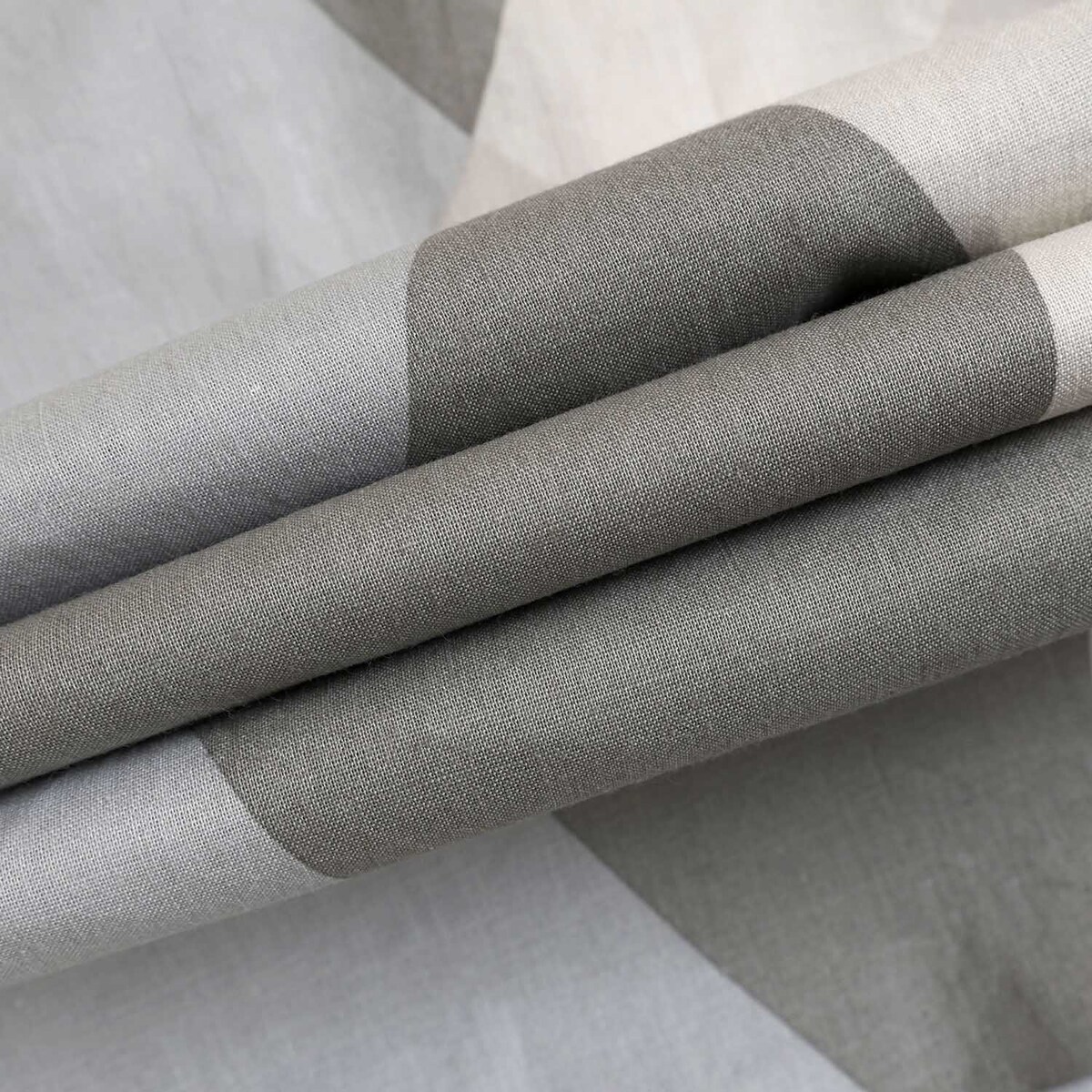 Poszewka dekoracyjna bawełniana 40x40 Forma Stone szara w geometryczny wzór, Cottonlove, Darymex