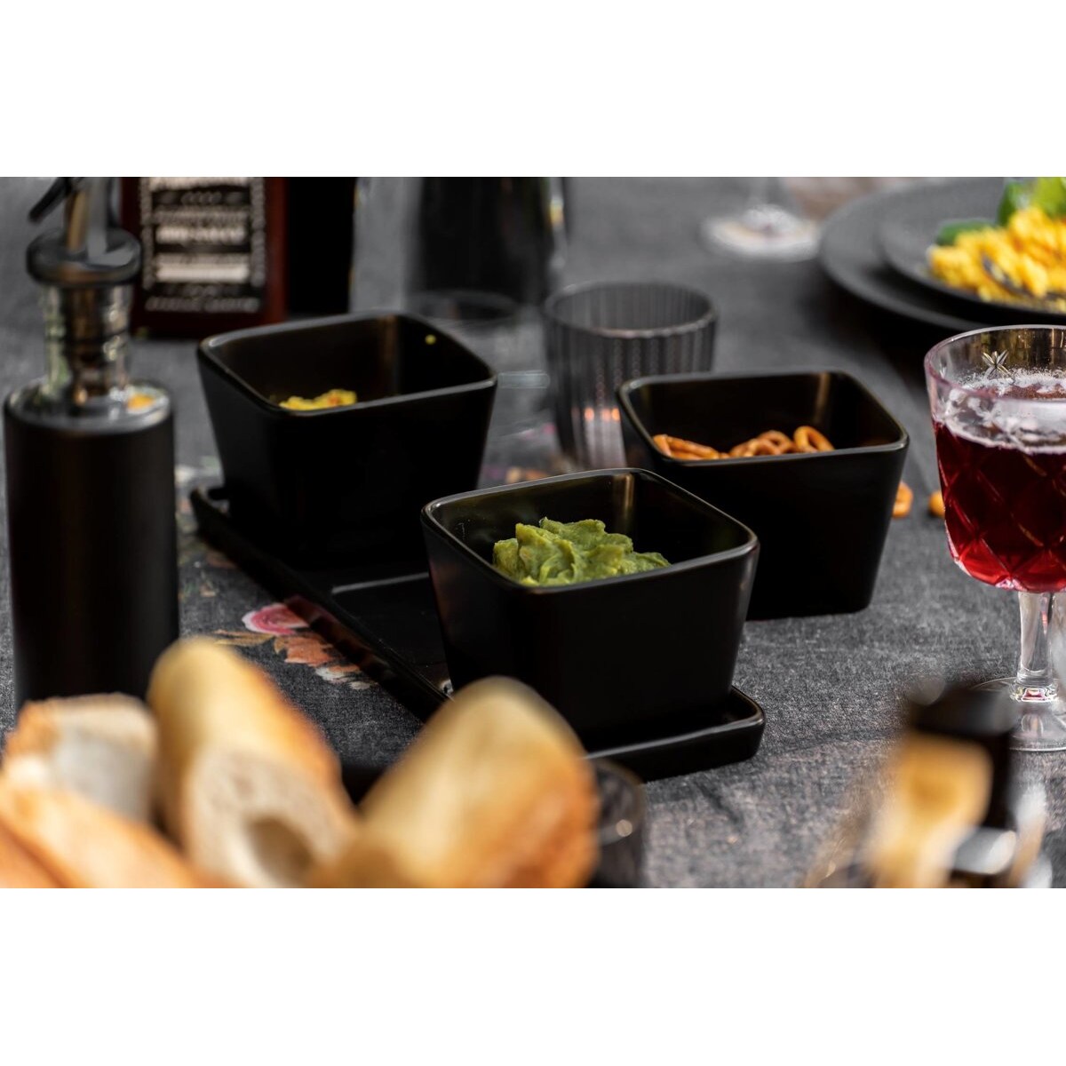 Zestaw do przekąsek i dipów, 3 miseczki z tacą, 300 ml, WENKO