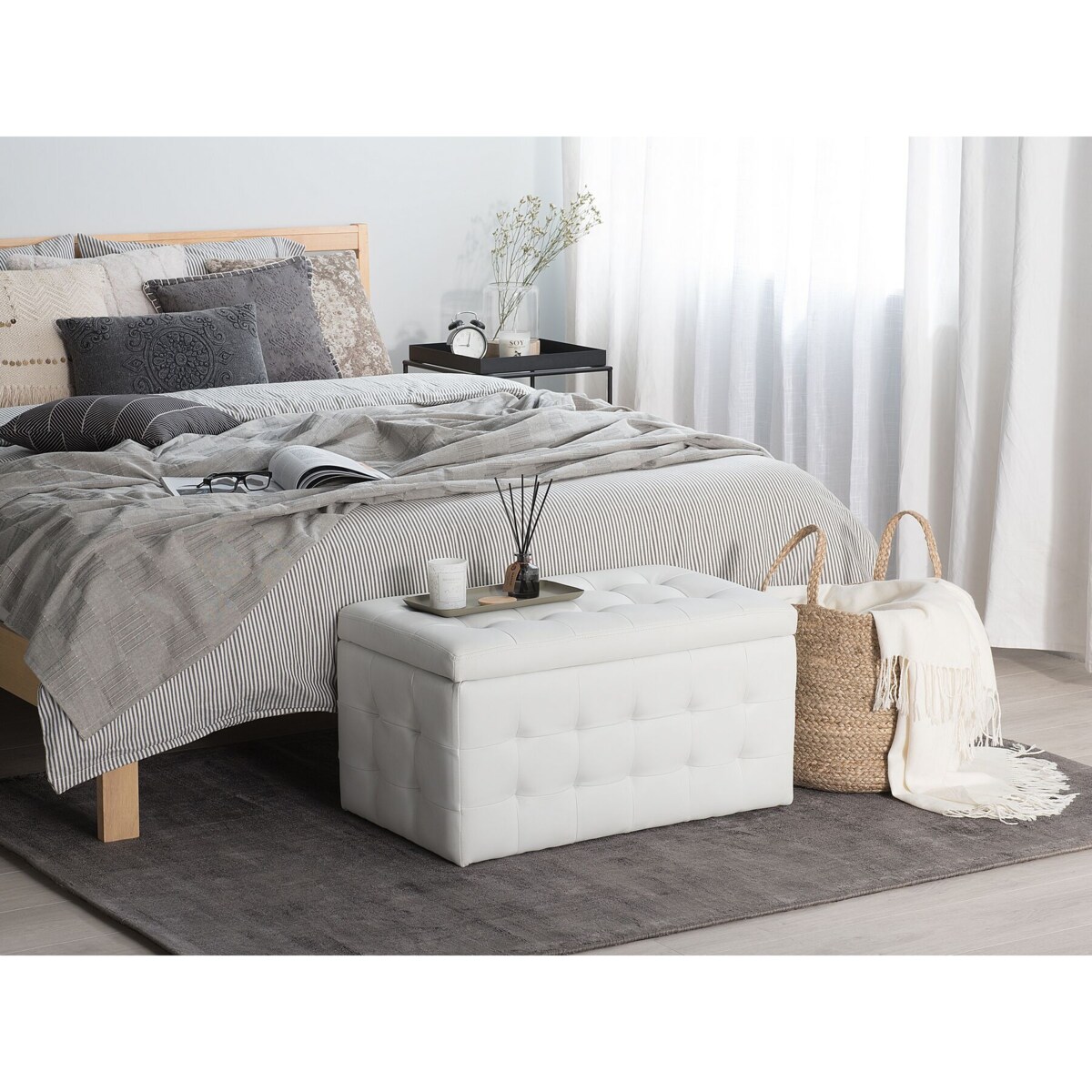 Puf ze schowkiem ekoskóra biały MICHIGAN